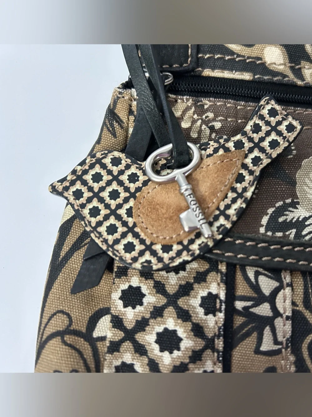 Fossil Women’s Canvas Crossbody Bag Brown Black Floral Key Charm Adjust Strap - Picture 2 of 14